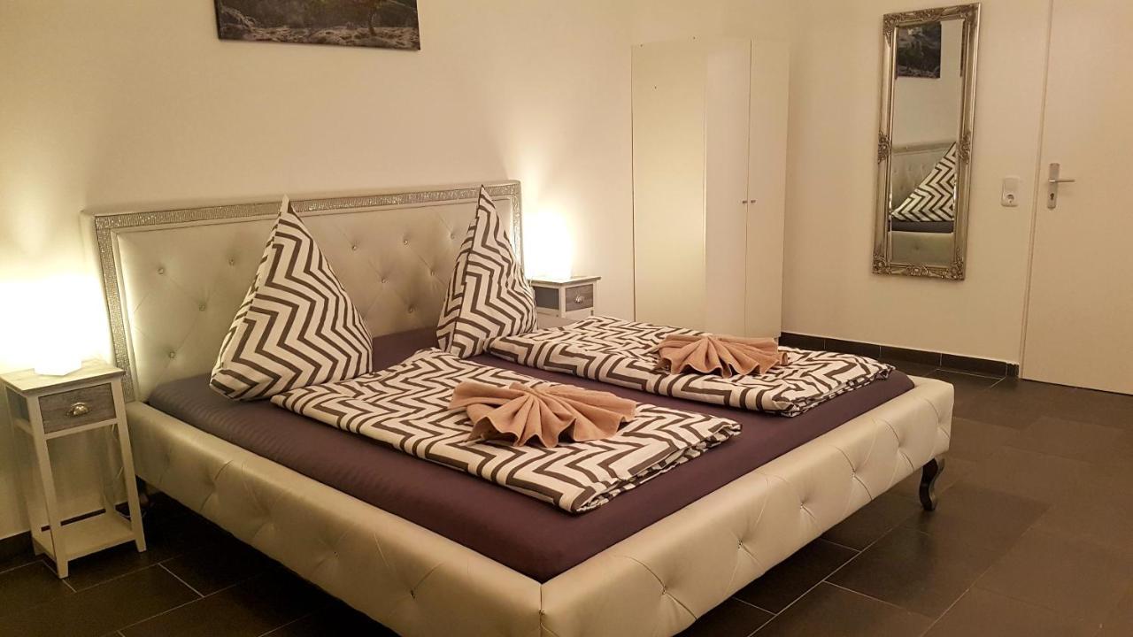 Hotel 105 *