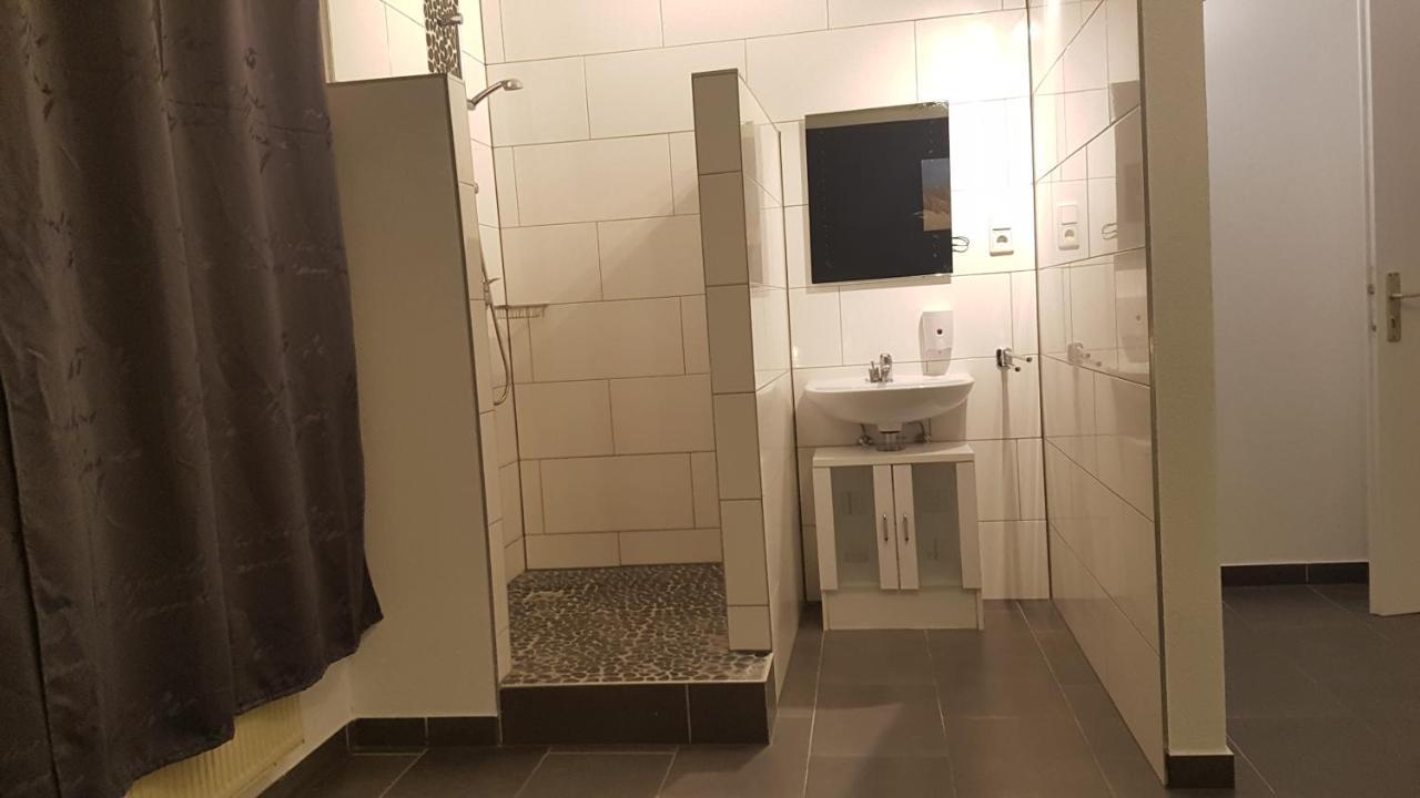 105 Hotel *