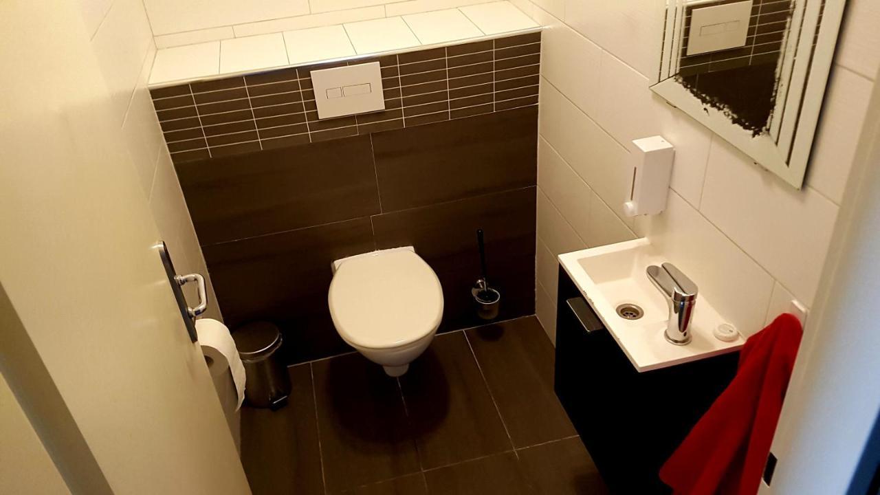 105 Hotel *